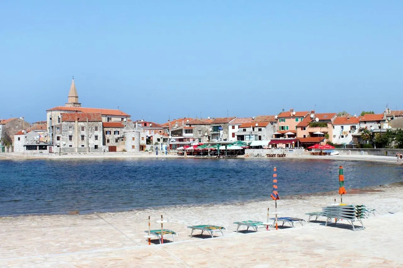 Apartments With A Parking Space Umag - 7126