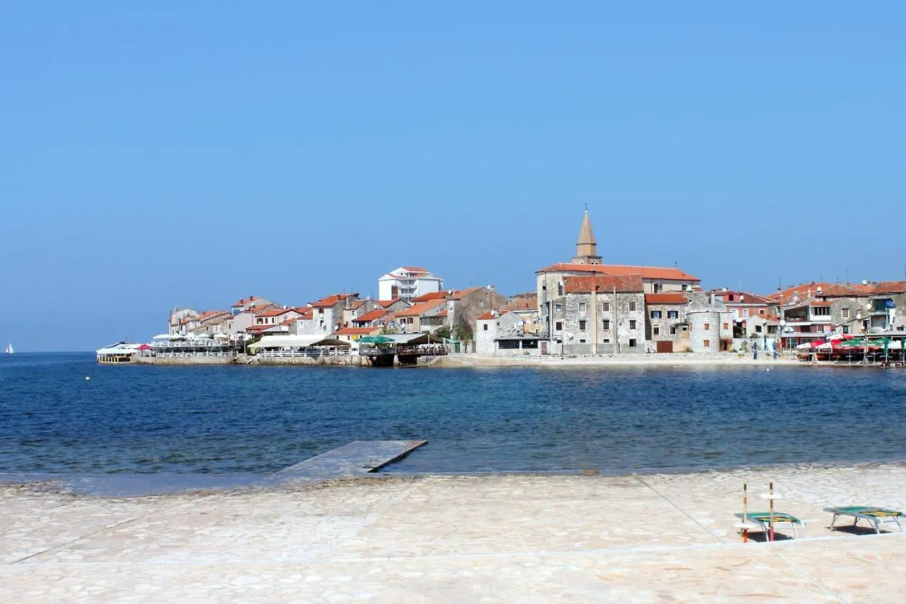 Apartments With A Parking Space Umag - 7126