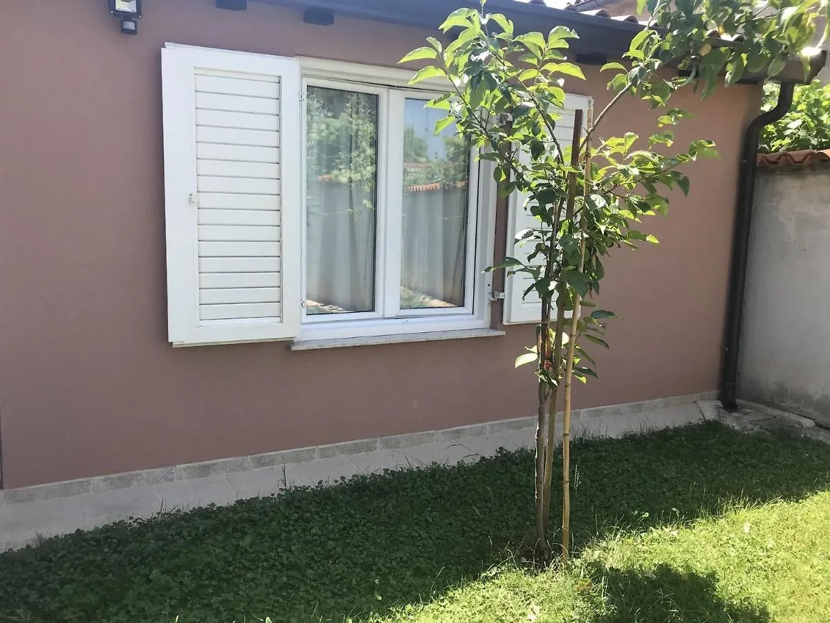 Apartments With A Parking Space Umag - 7126