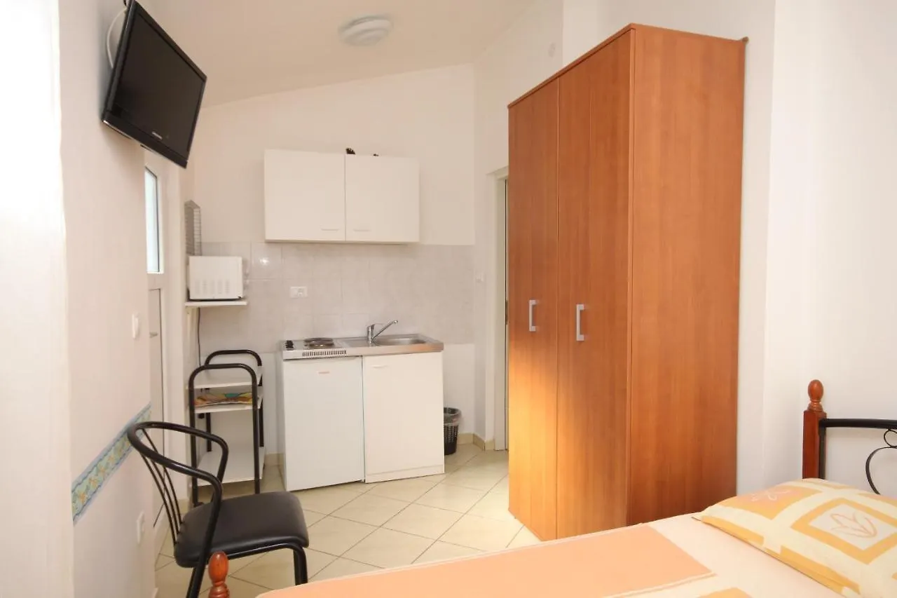 Apartments With A Parking Space Umag - 7126