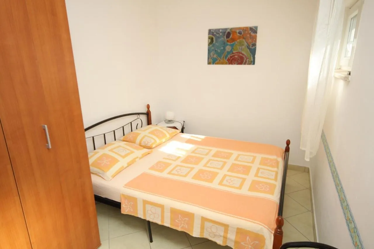 Apartments With A Parking Space Umag - 7126 0*,  크로아티아